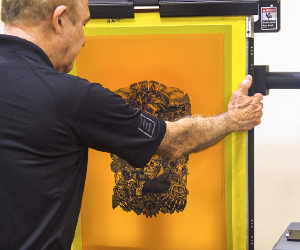newly printed screen being removed from the SPYDER III